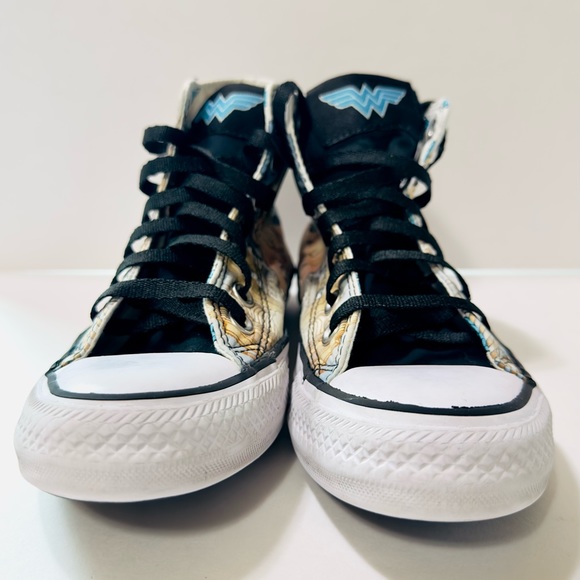 Converse Chuck Taylor All Star High x DC Comics Wonder Woman - Size 5 - Picture 2 of 9